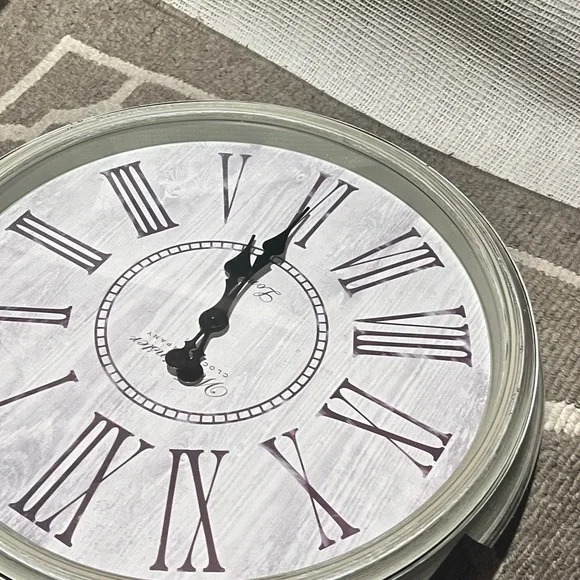 Clock - Picture 3 of 3